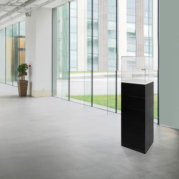 EasyCubes Plinth Showcase incl. Lockable Showcase