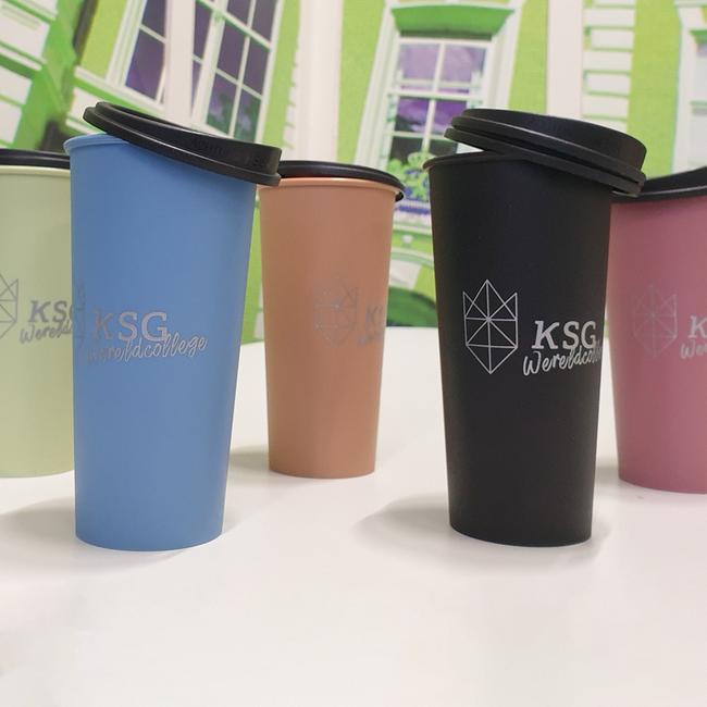 https://www.vkf-renzel.com/out/pictures/generated/product/5/650_650_75/r402293-05i/reusable-cup-togo-19873-5.jpg